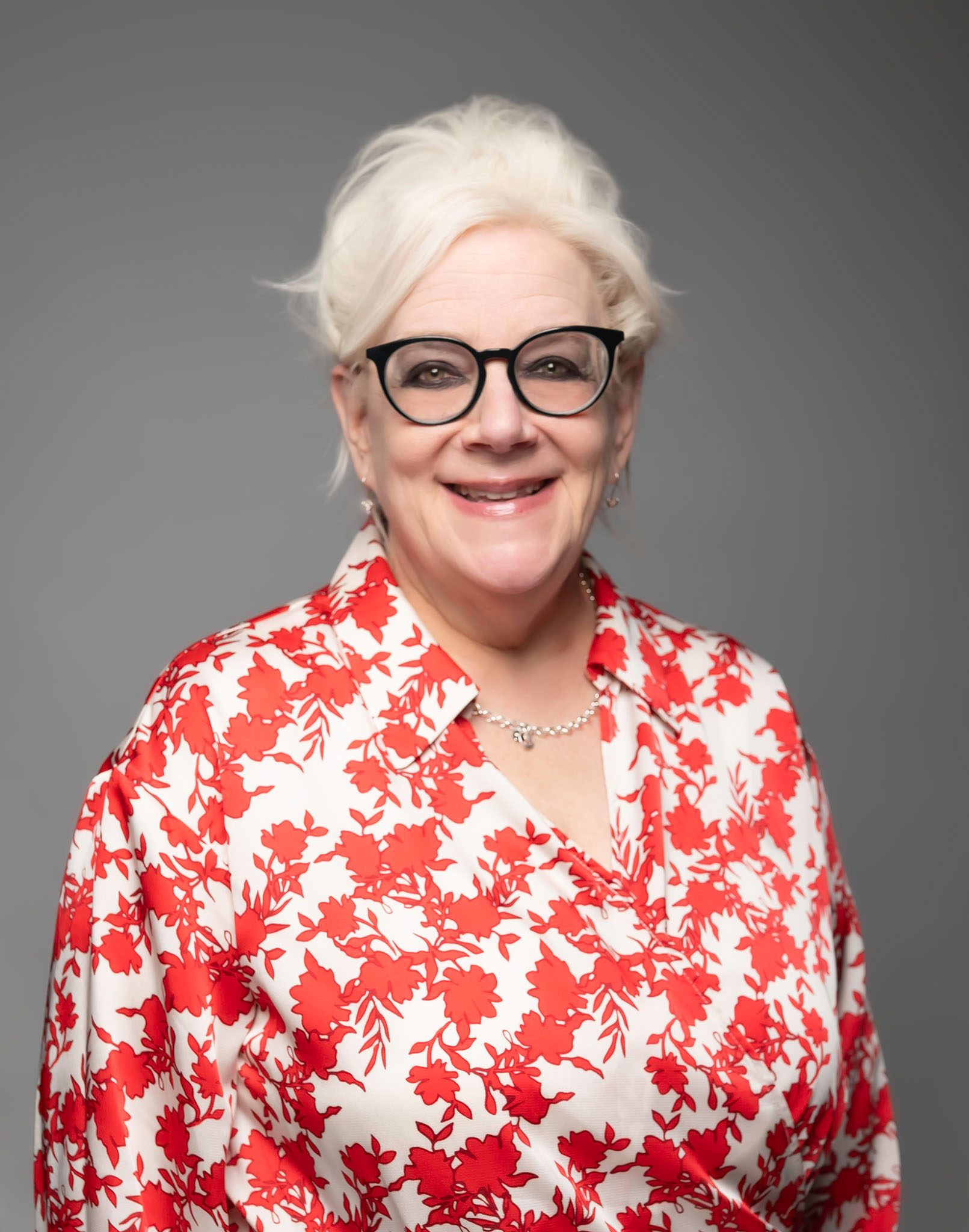 Stacie Oliphant, Executive Assistant